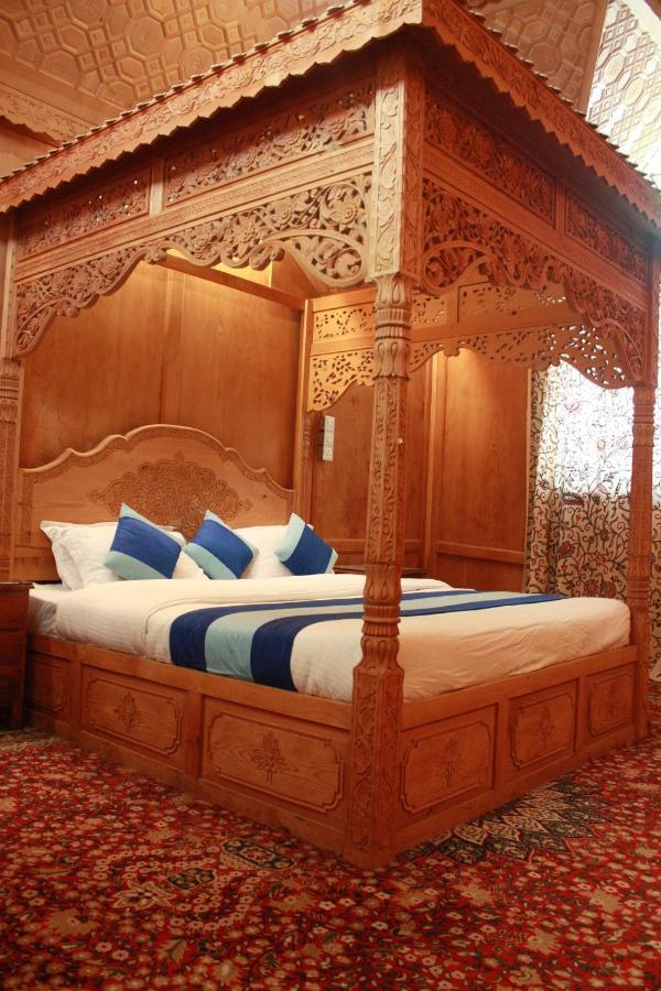 Khilona Luxury Heritage Houseboats Srinagar  Exterior photo