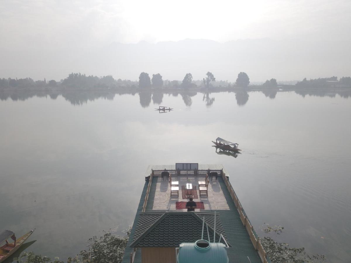 Khilona Luxury Heritage Houseboats Srinagar  Exterior photo