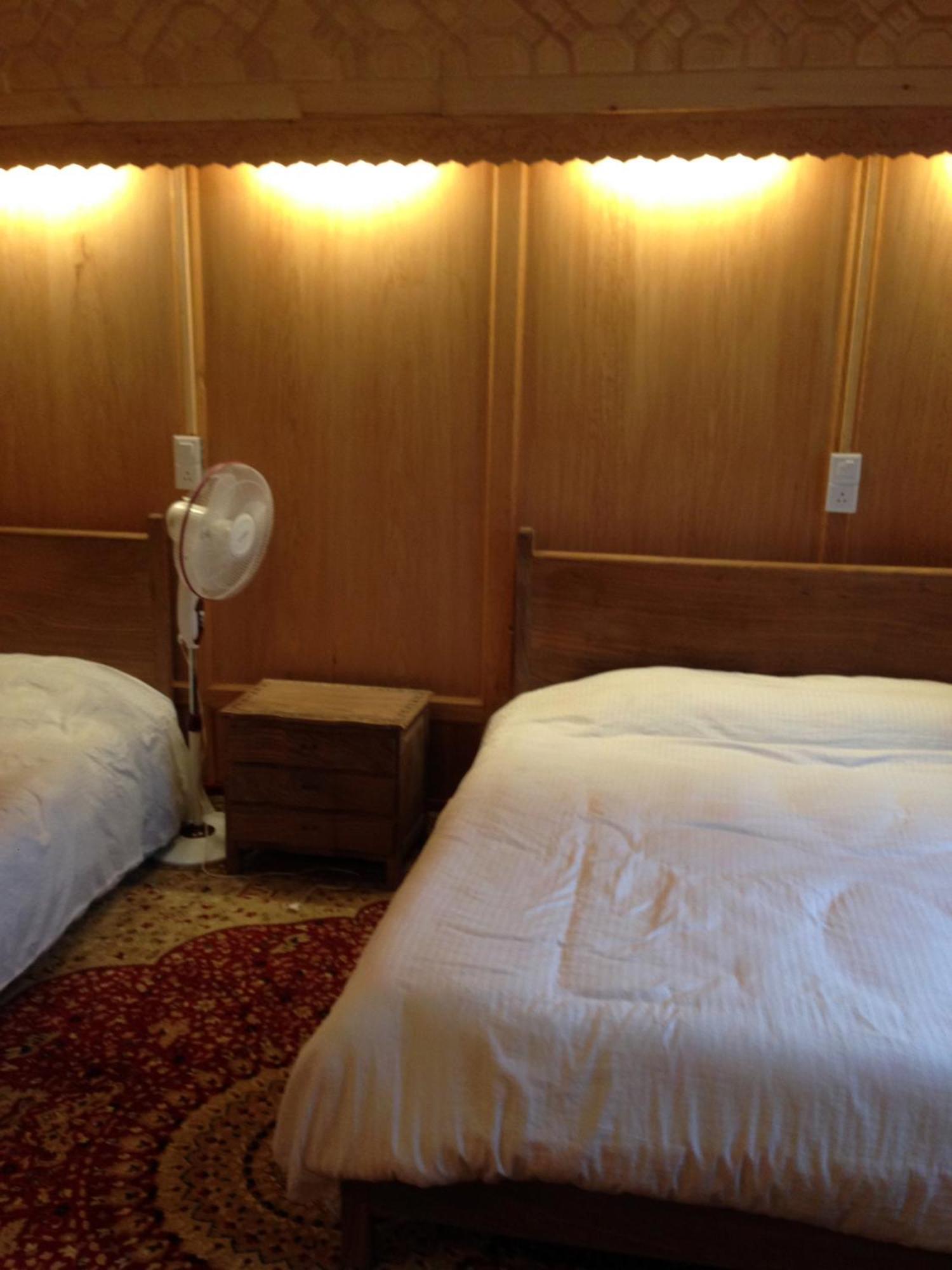 Khilona Luxury Heritage Houseboats Srinagar  Exterior photo