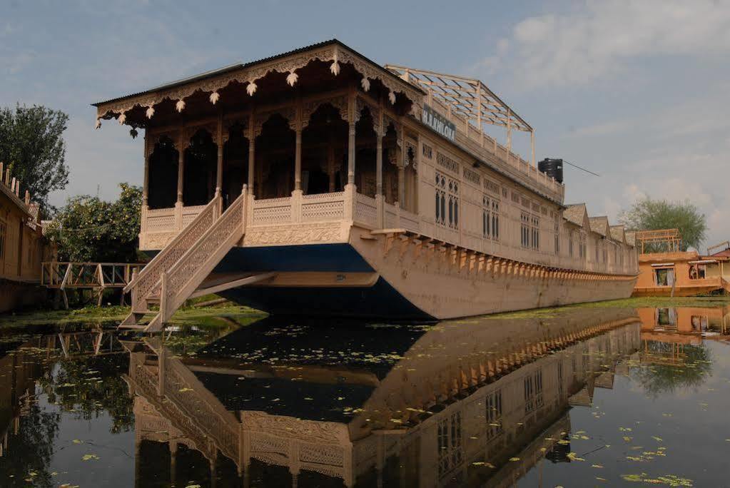 Khilona Luxury Heritage Houseboats Srinagar  Exterior photo