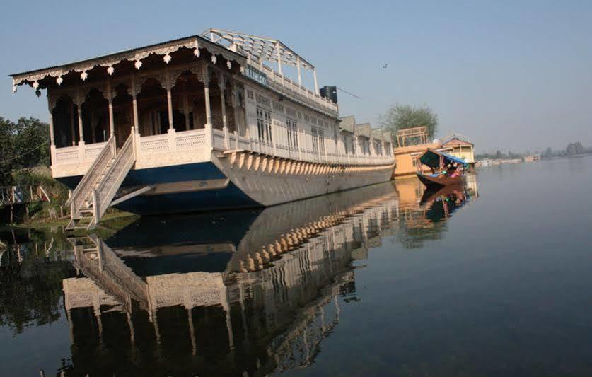 Khilona Luxury Heritage Houseboats Srinagar  Exterior photo